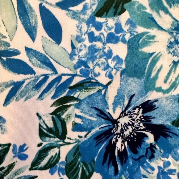 Forever 21 Blue White Floral Crop Top Size Small MINT EUC - Picture 2 of 5